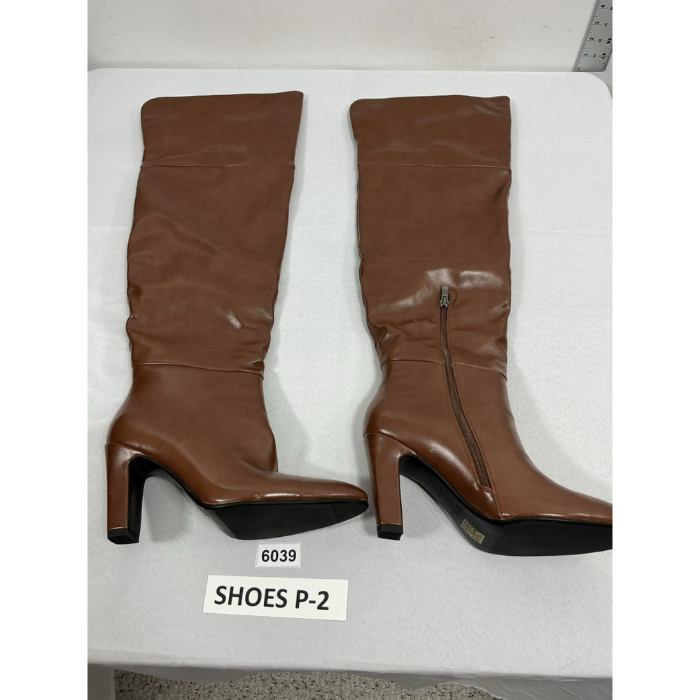 Womans Wet Kiss Pullon Otk Boots 9 Brown Pointed Toe 1/4 Zip Top Folds Heel NWOT